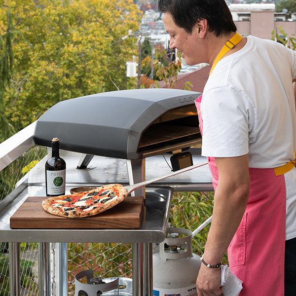 Kenji López-Alt makes pizza